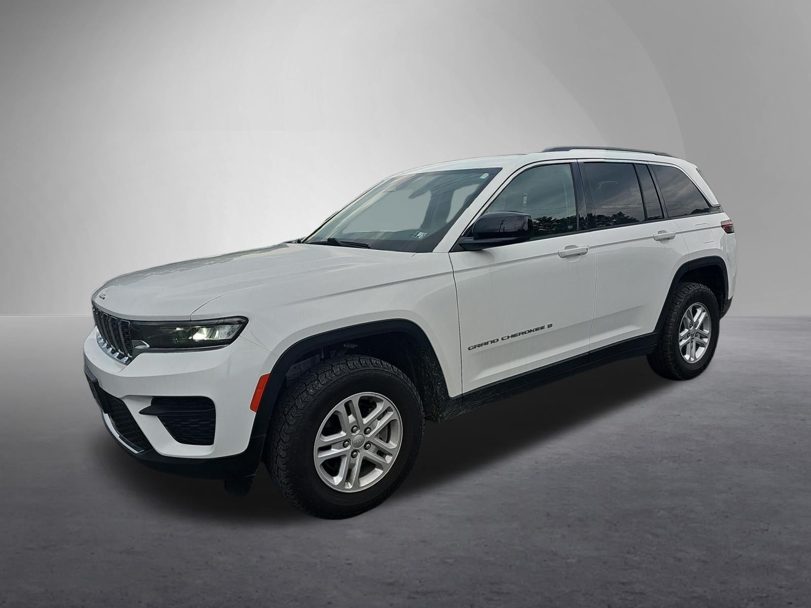 2023 Jeep Grand Cherokee Laredo 4x4
