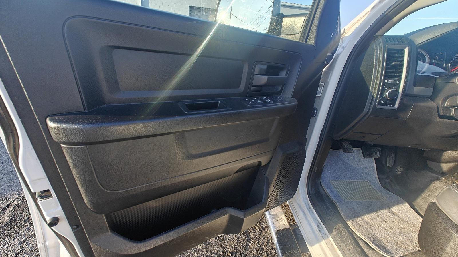 2019 RAM 1500 Classic Tradesman 4x4 Quad Cab 6'4" Box