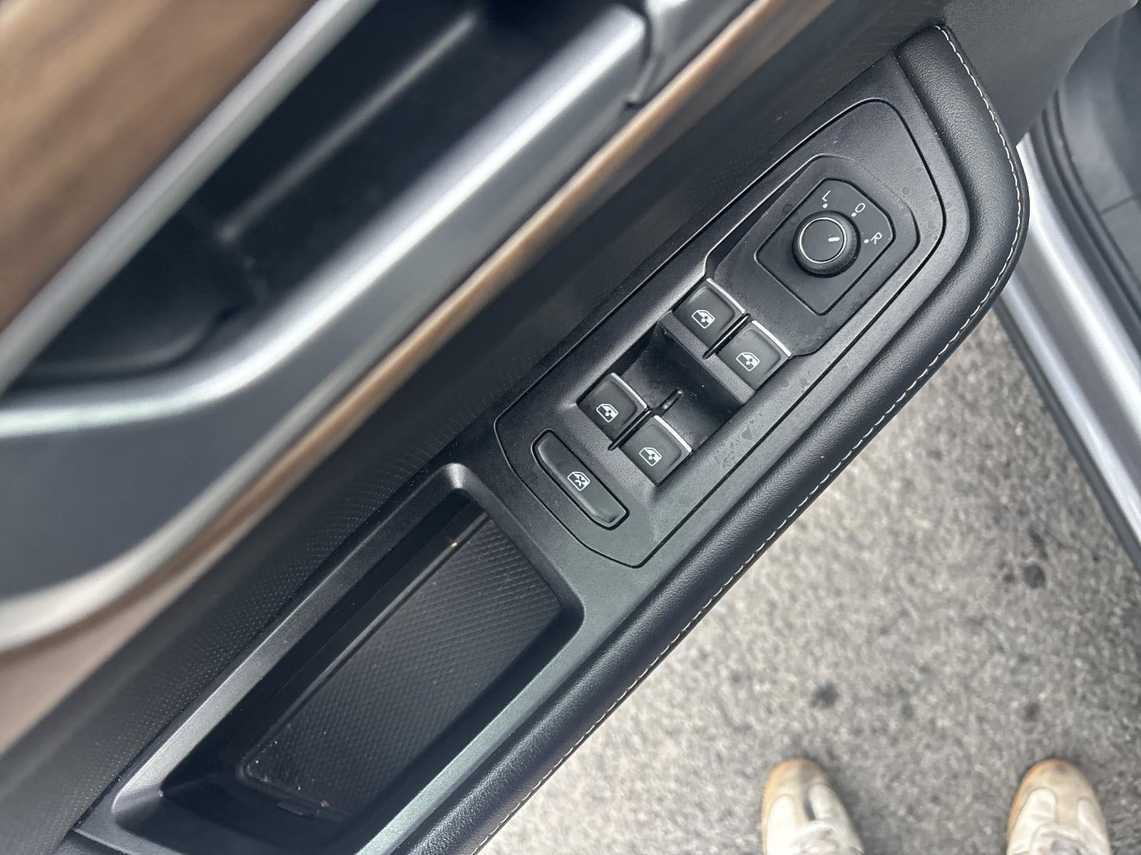 2024 Volkswagen Atlas 2.0T SE w/Technology 4MOTION