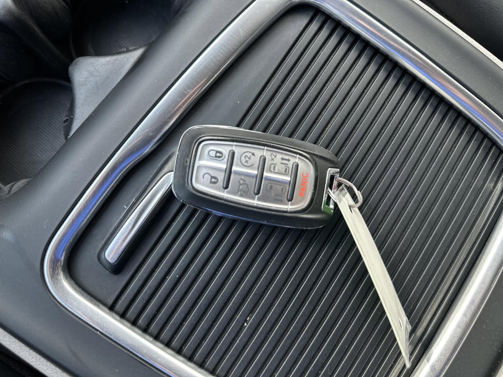 2023 Chrysler Pacifica Touring L FWD