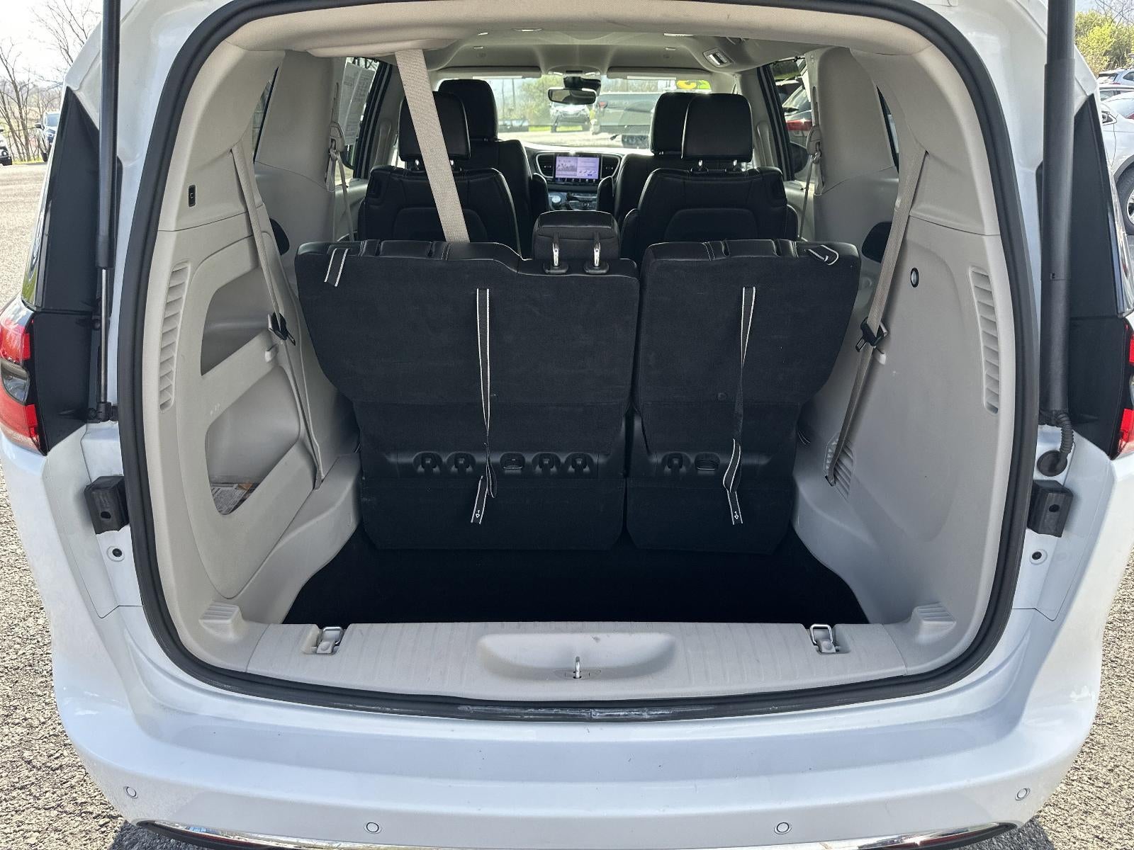 2023 Chrysler Pacifica Touring L FWD