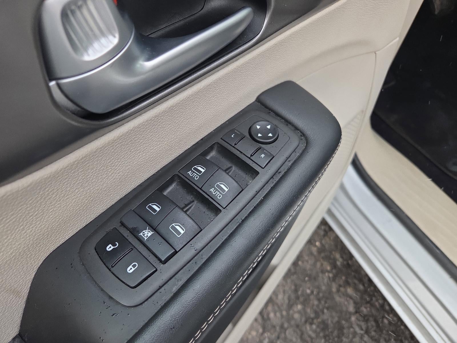 2024 Chrysler Pacifica Touring L FWD