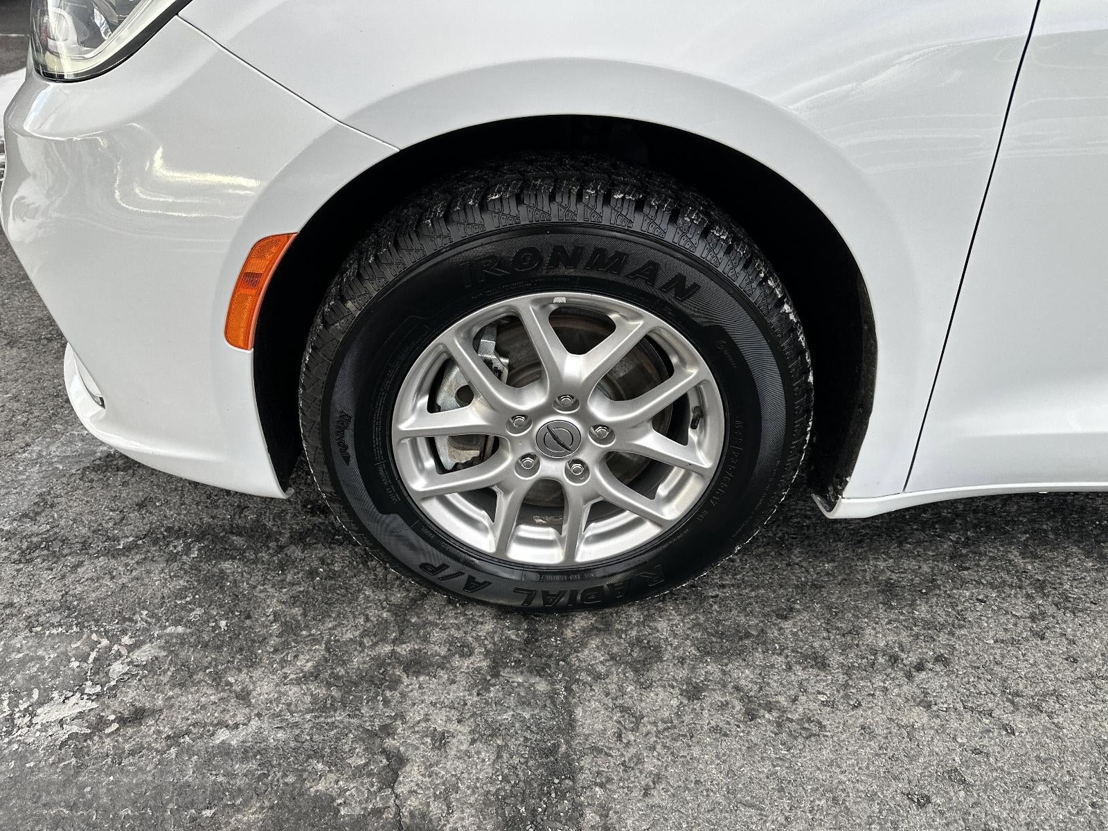 2024 Chrysler Pacifica Touring L FWD