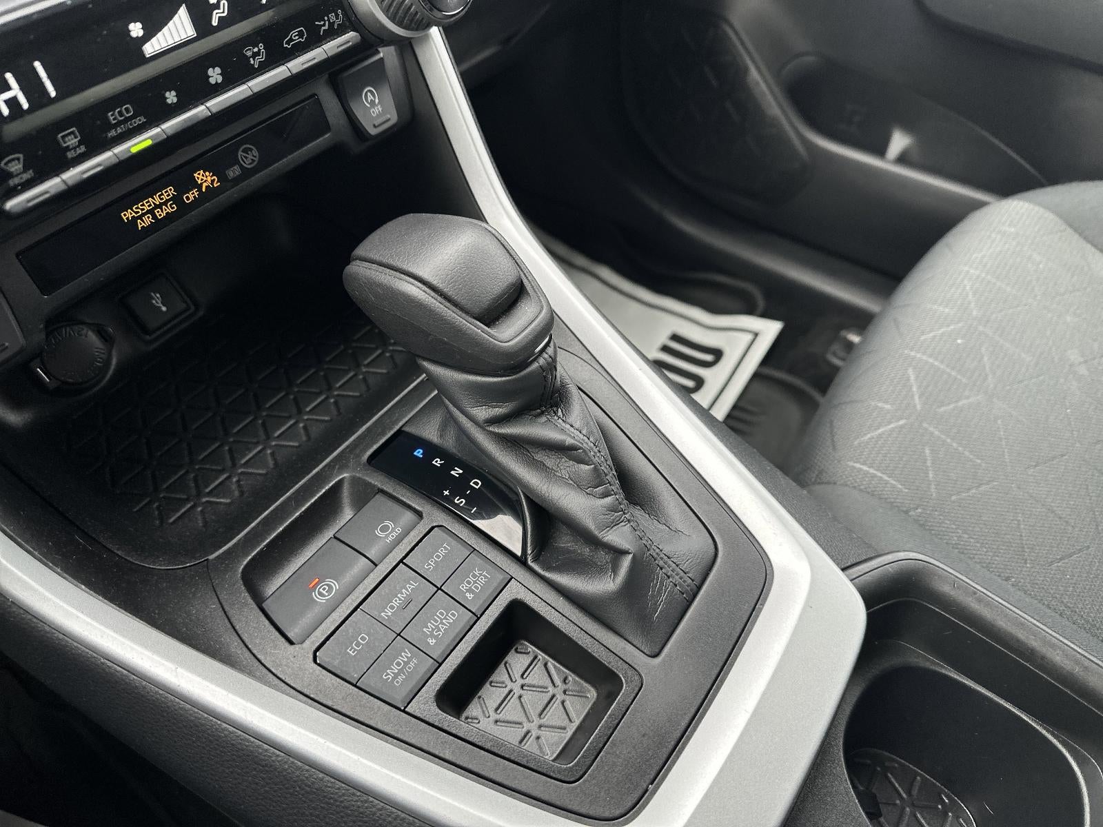 2021 Toyota RAV4 XLE AWD (Natl)