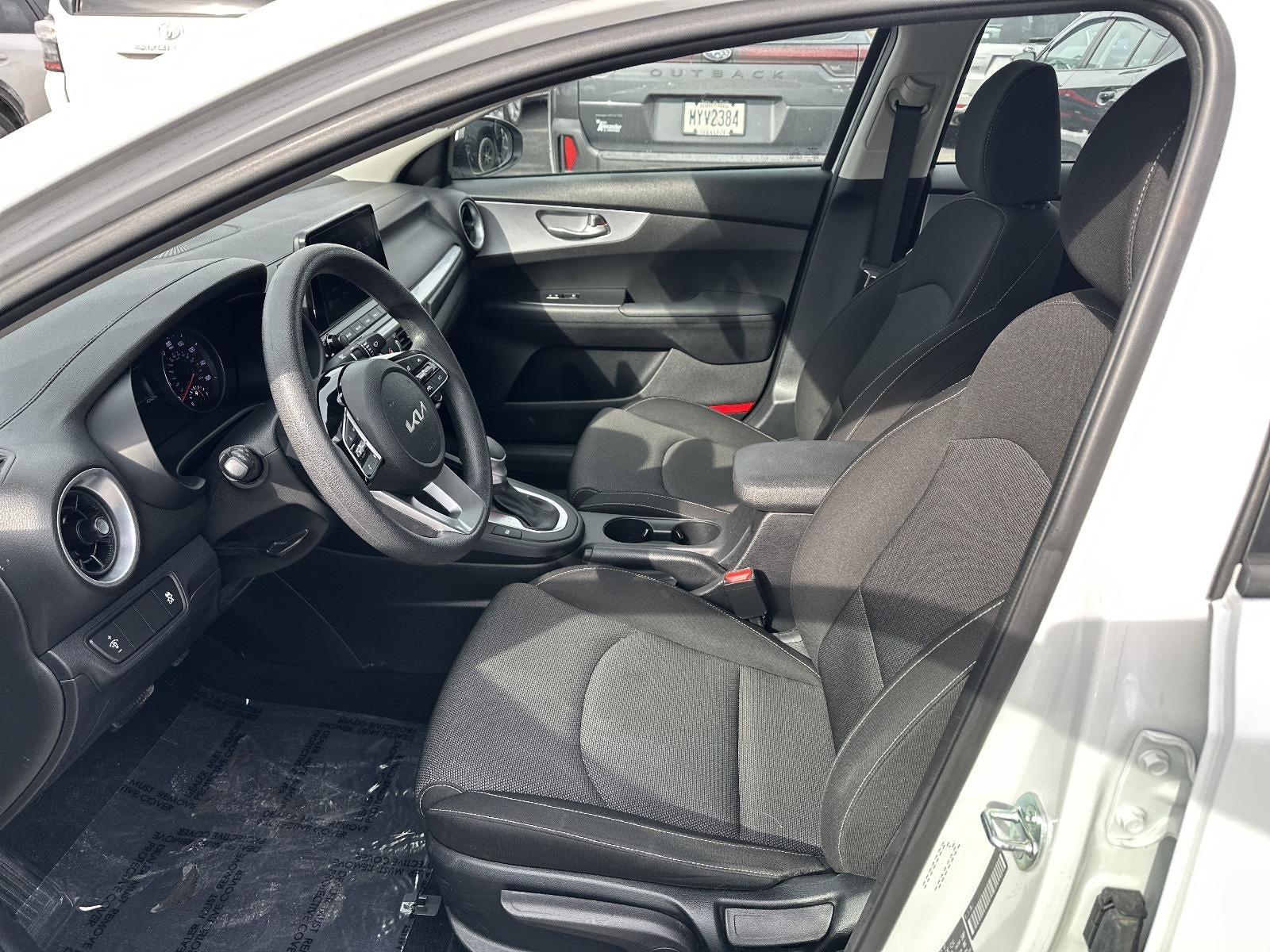 2024 Kia Forte LXS IVT