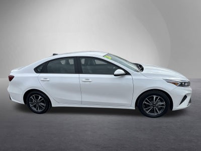 2024 Kia Forte LXS IVT