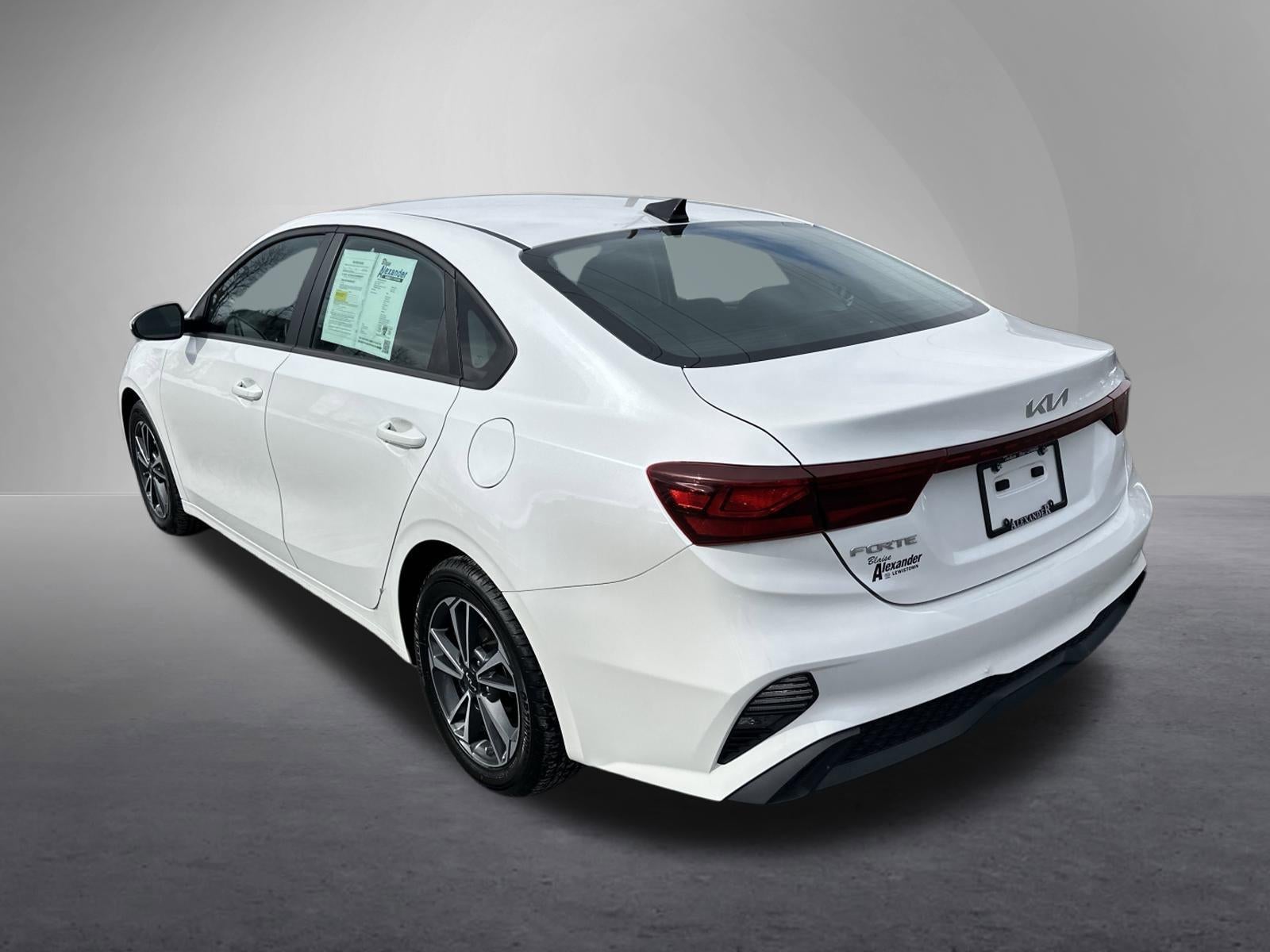 2024 Kia Forte LXS IVT