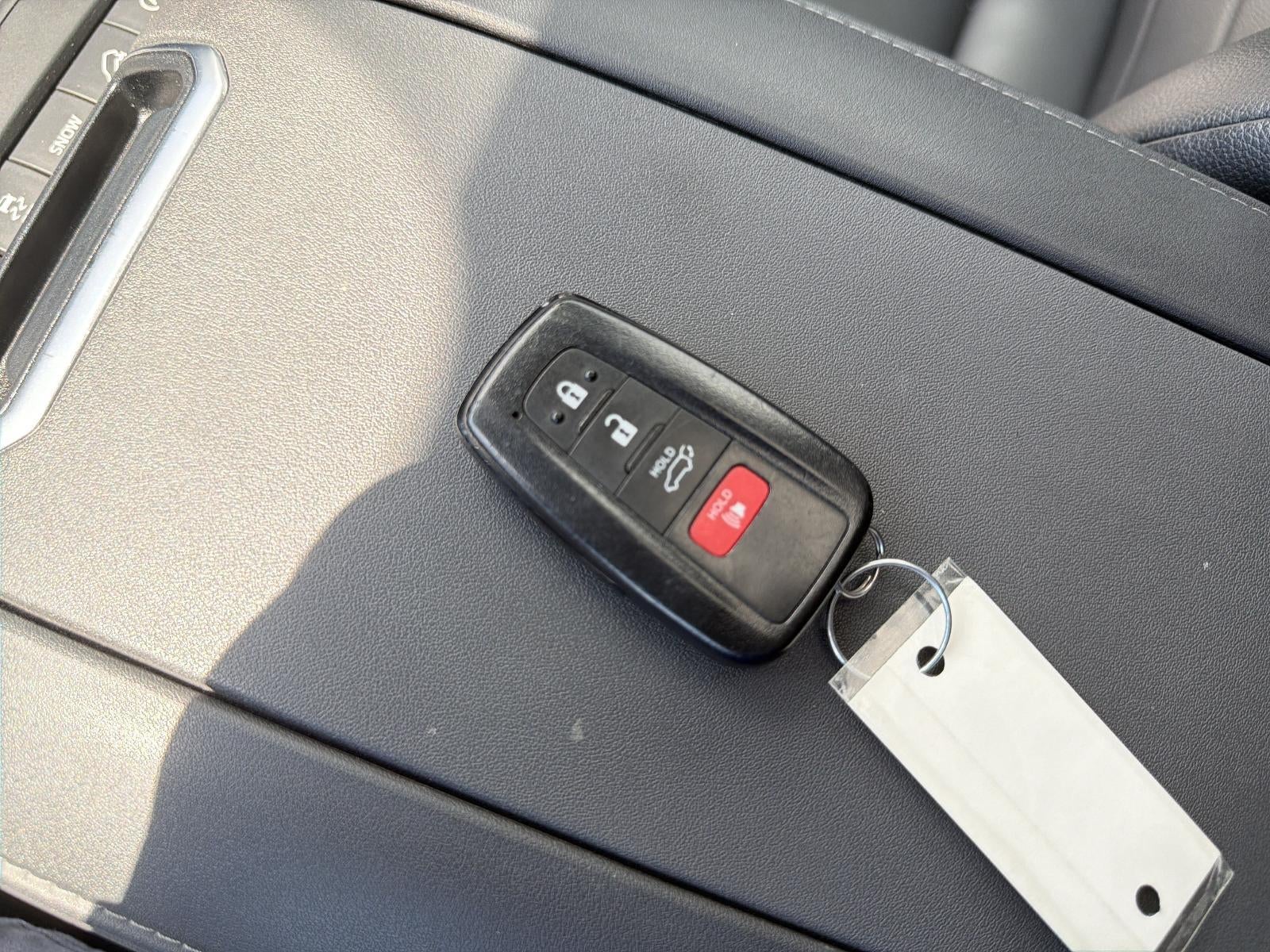 2021 Toyota Highlander XLE AWD (Natl)