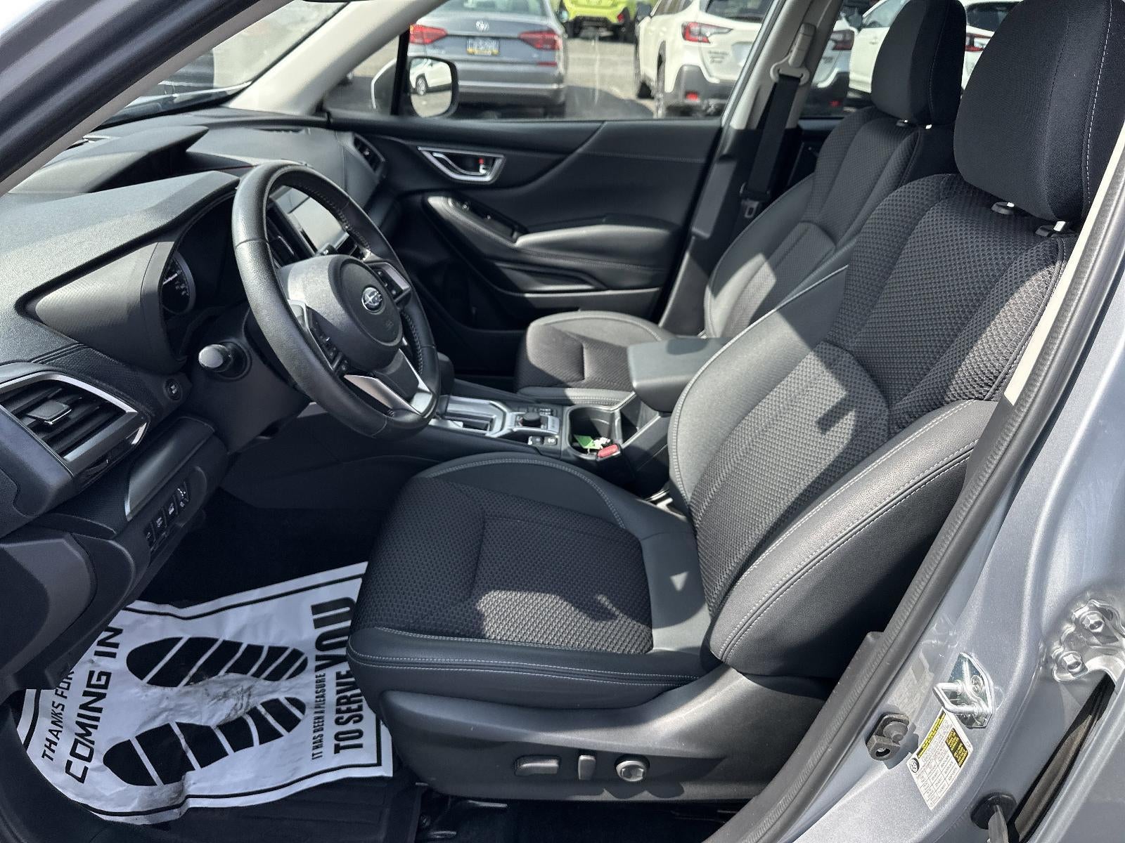 2023 Subaru Forester Premium CVT