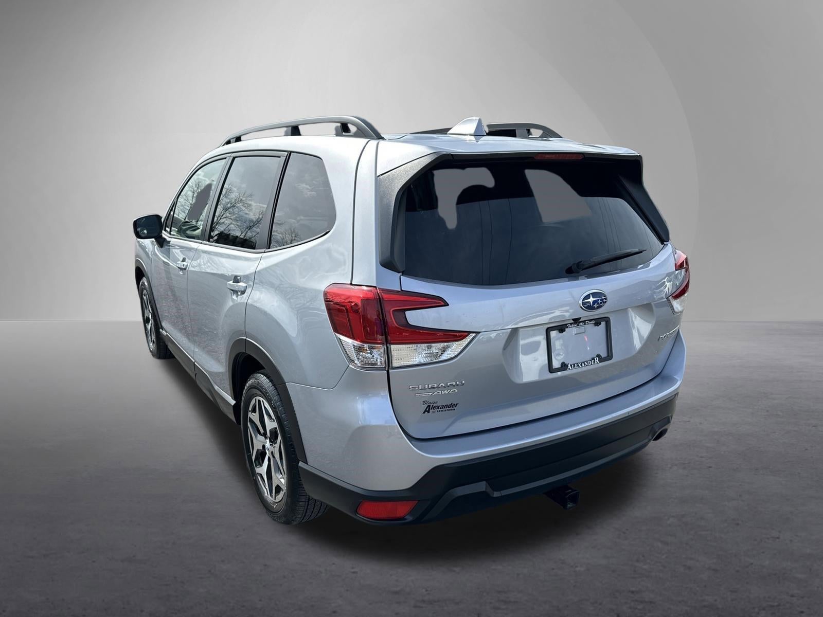 2023 Subaru Forester Premium CVT