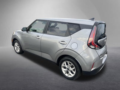 2024 Kia Soul LX IVT