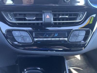 2019 Toyota C-HR XLE FWD (Natl)