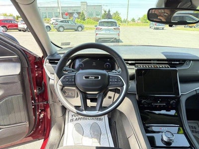 2023 Jeep Grand Cherokee L Laredo 4x4