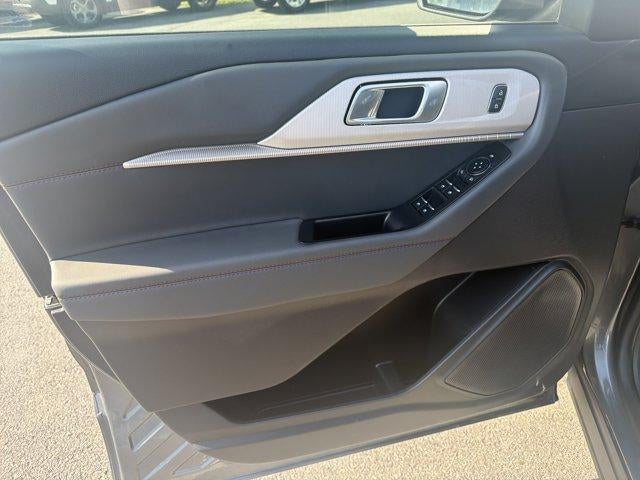 2025 Ford Explorer Active RWD