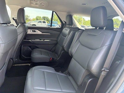 2026 Ford Explorer Active w/100A Pkg 4WD