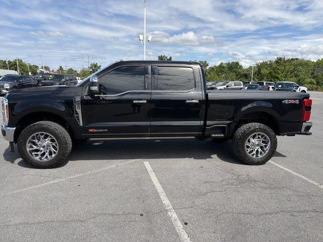 2023 Ford Super Duty F-250 SRW LARIAT 4WD Crew Cab 6.75' Box