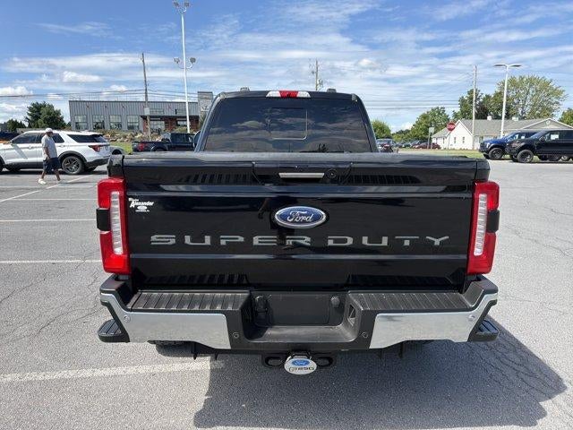 2023 Ford Super Duty F-250 SRW LARIAT 4WD Crew Cab 6.75' Box