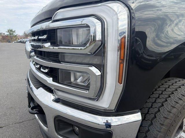 2024 Ford Super Duty F-350 SRW LARIAT 4WD Crew Cab 6.75' Box