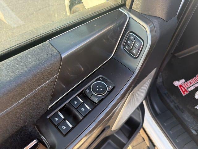 2024 Ford F-150 LARIAT 4WD SuperCrew 5.5' Box