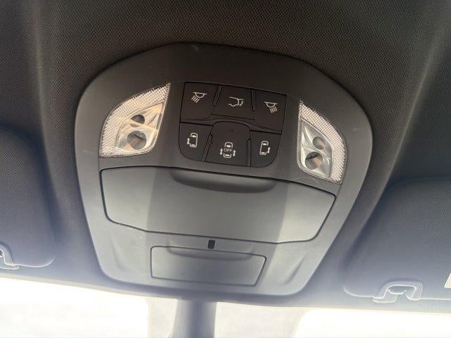 2025 Chrysler Pacifica Select FWD