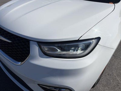 2024 Chrysler Pacifica Hybrid Select FWD