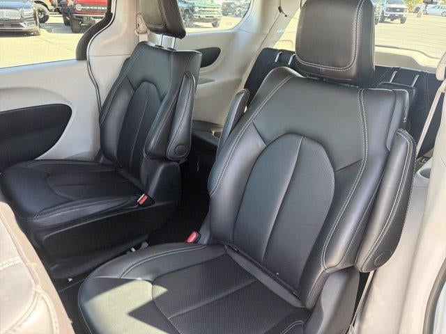 2024 Chrysler Pacifica Hybrid Select FWD