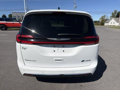 2024 Chrysler Pacifica Hybrid Select FWD