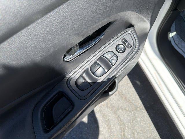 2024 Nissan Versa SV CVT