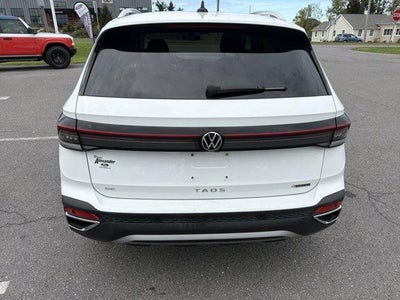 2025 Volkswagen Taos SE 4MOTION