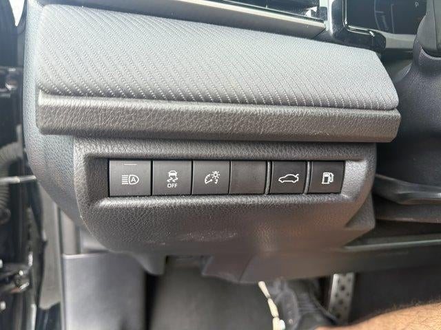 2025 Toyota Camry SE (SE)