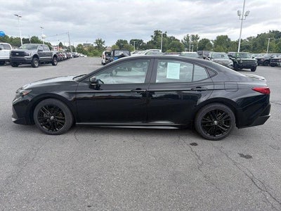 2025 Toyota Camry SE (SE)