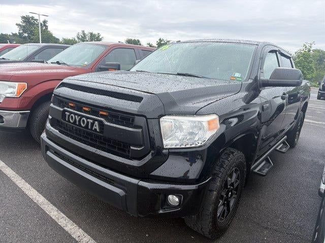 2016 Toyota Tundra 4WD Truck 4WD CrewMax Short Bed 5.7L SR5 (SE)