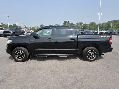 2016 Toyota Tundra 4WD Truck 4WD CrewMax Short Bed 5.7L SR5 (SE)