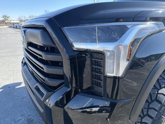 2025 Toyota Tundra 4WD 4WD SR5 CrewMax 5.5' Bed (SE)