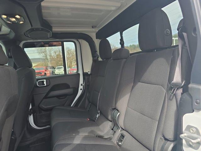 2023 Jeep Gladiator Overland 4x4 *Ltd Avail*