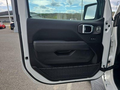 2023 Jeep Gladiator Overland 4x4 *Ltd Avail*