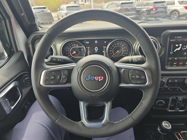 2023 Jeep Gladiator Overland 4x4 *Ltd Avail*