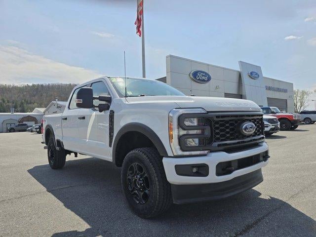 2023 Ford Super Duty F-350 SRW XL 4WD Crew Cab 6.75' Box