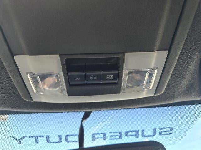 2012 Ford Super Duty F-350 SRW 4WD Crew Cab 6-3/4 Ft Box Lariat