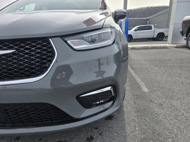 2023 Chrysler Pacifica Limited FWD