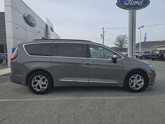 2023 Chrysler Pacifica Limited FWD