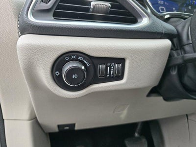 2023 Chrysler Pacifica Limited FWD