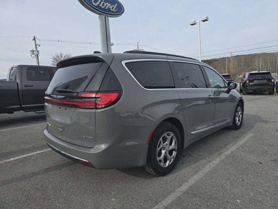 2023 Chrysler Pacifica Limited FWD
