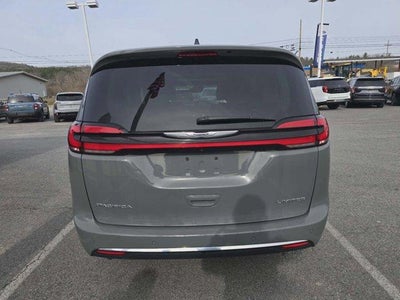 2023 Chrysler Pacifica Limited FWD