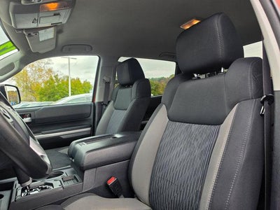 2017 Toyota Tundra 4WD 4WD SR5 CrewMax 5.5' Bed 5.7L (SE)