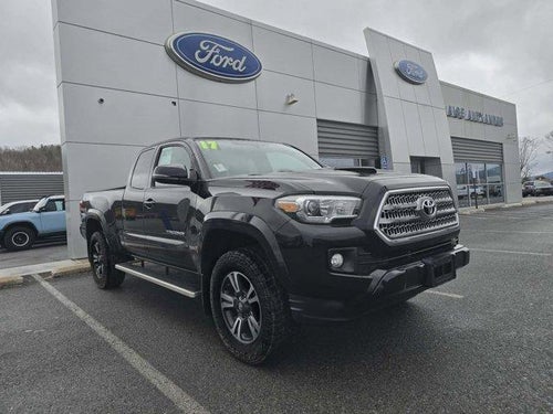 2017 Toyota Tacoma TRD Sport Access Cab 6' Bed V6 4x4 MT (Natl)