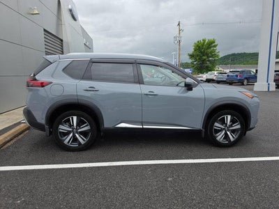 2022 Nissan Rogue AWD Platinum