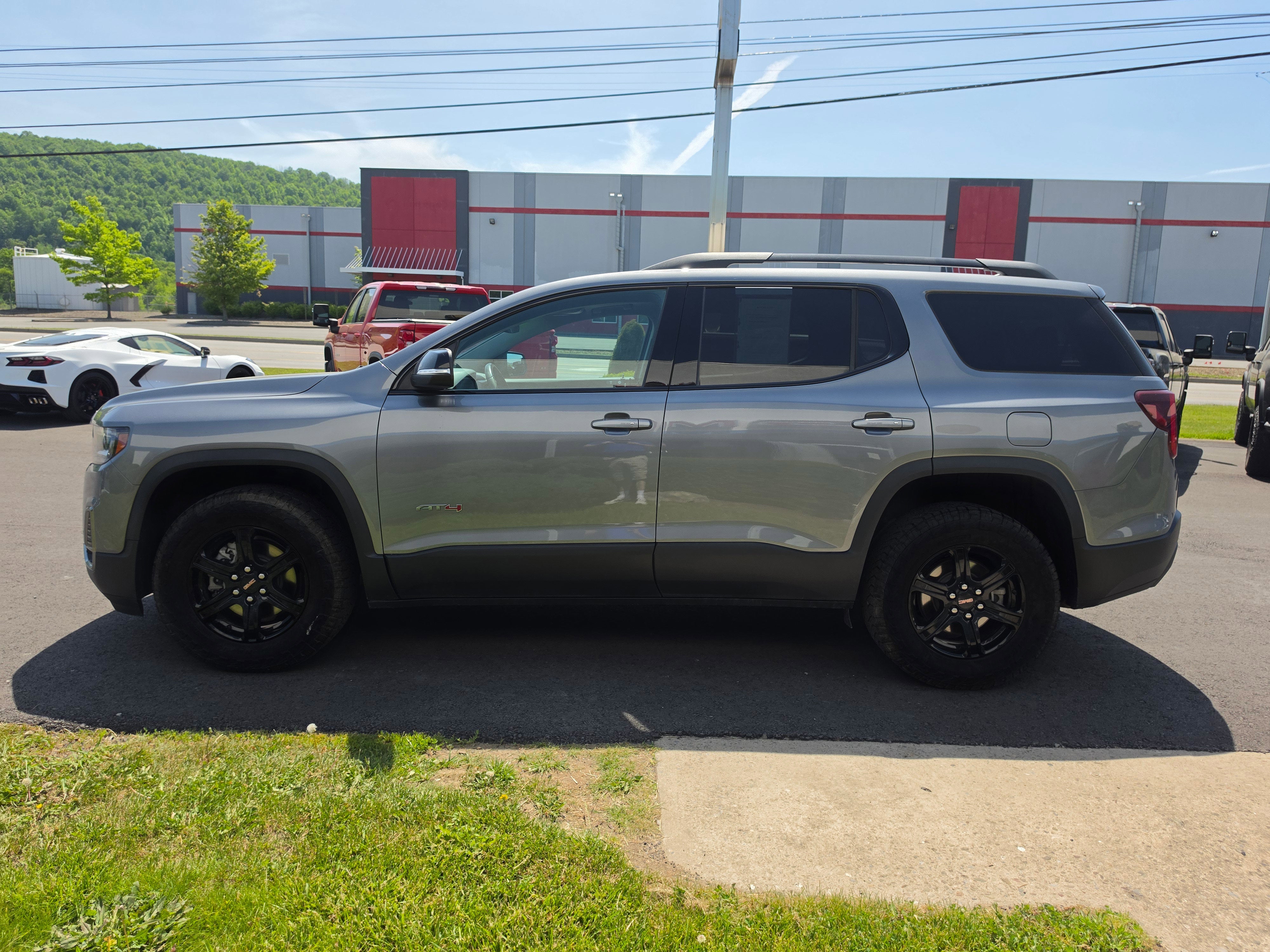 2021 GMC Acadia AT4