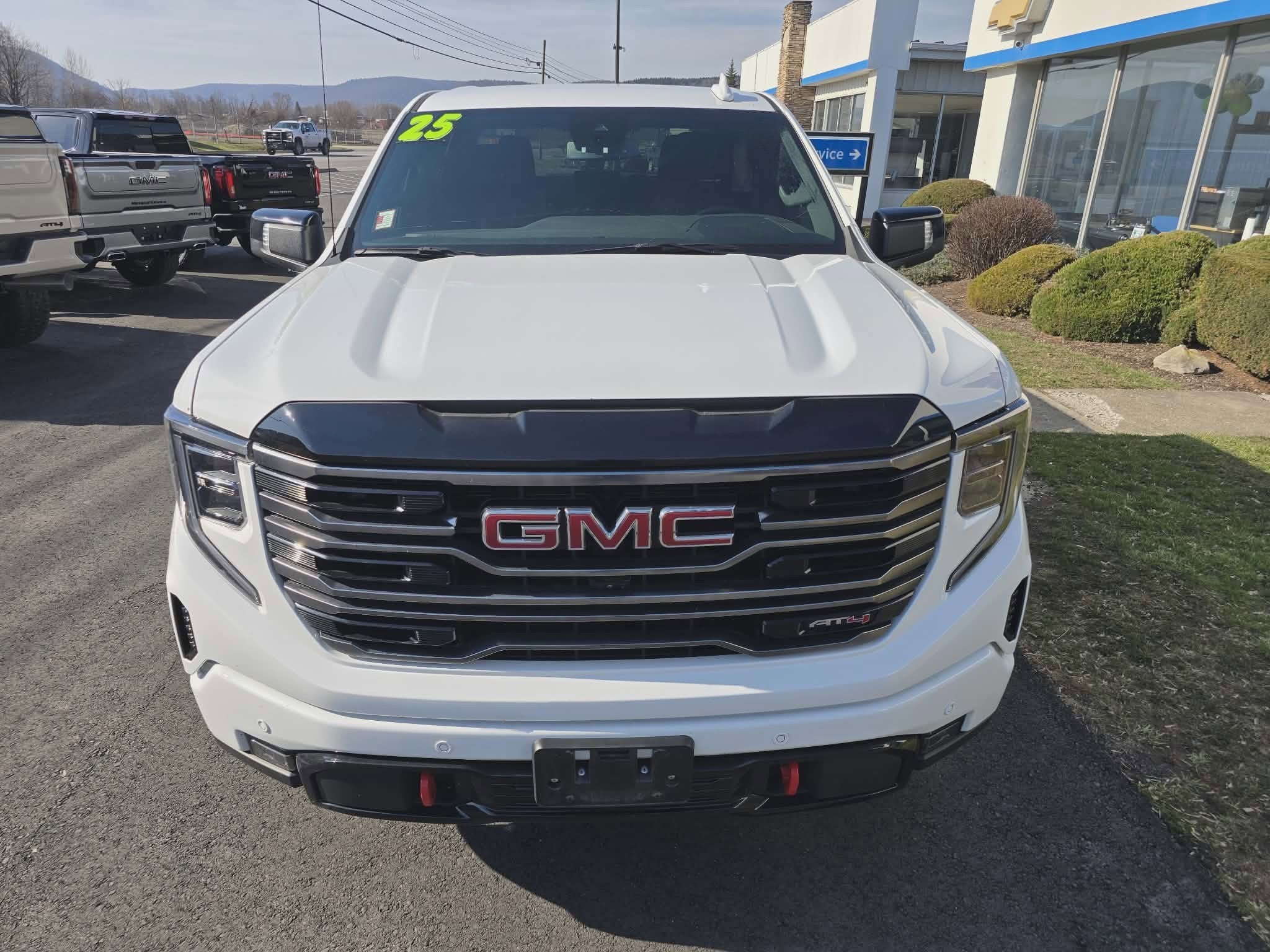 2025 GMC Sierra 1500 AT4