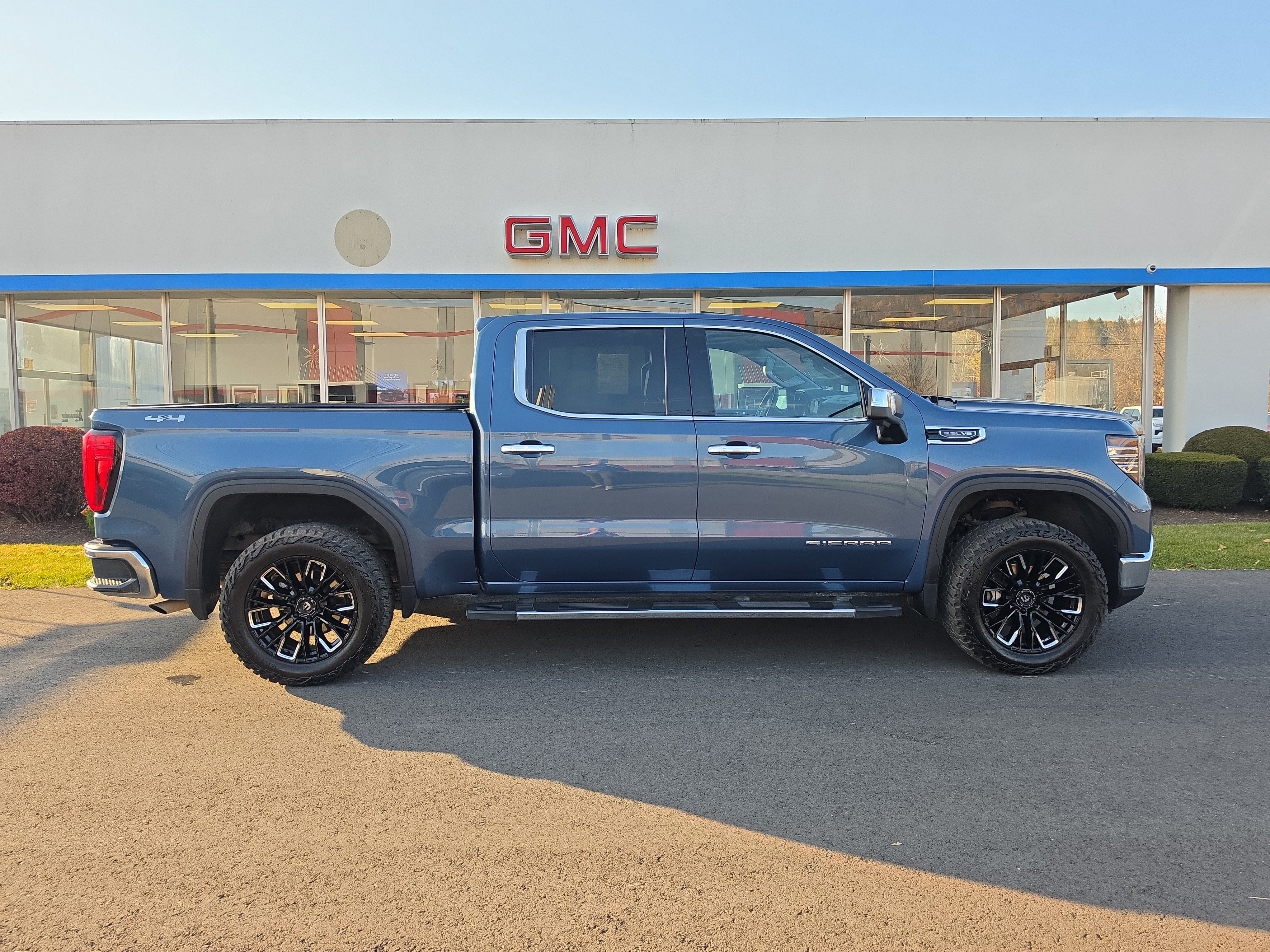 2024 GMC Sierra 1500 SLT